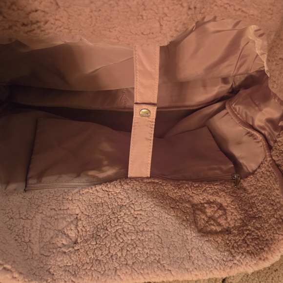Cozy Sherpa Tote Bag - Pink and Tan - Picture 3 of 6